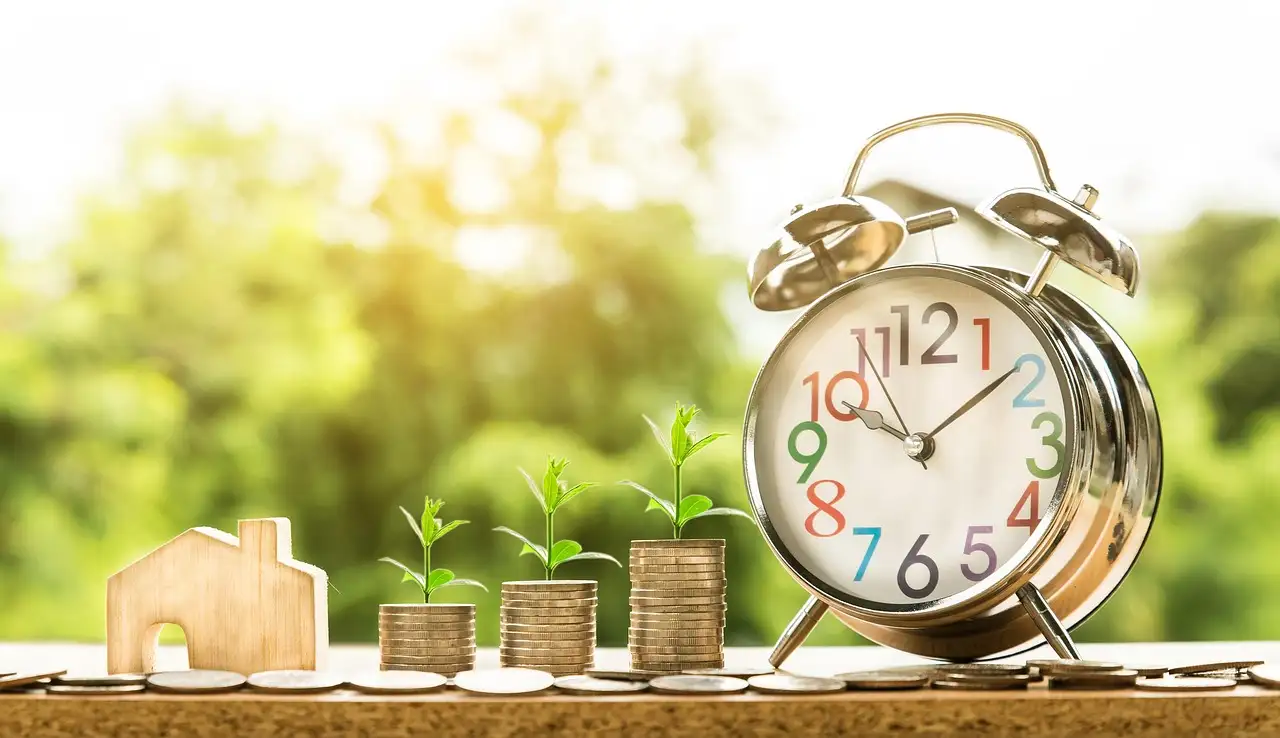 Mortgage rates edge down slightly, offering a brief window for borrowers